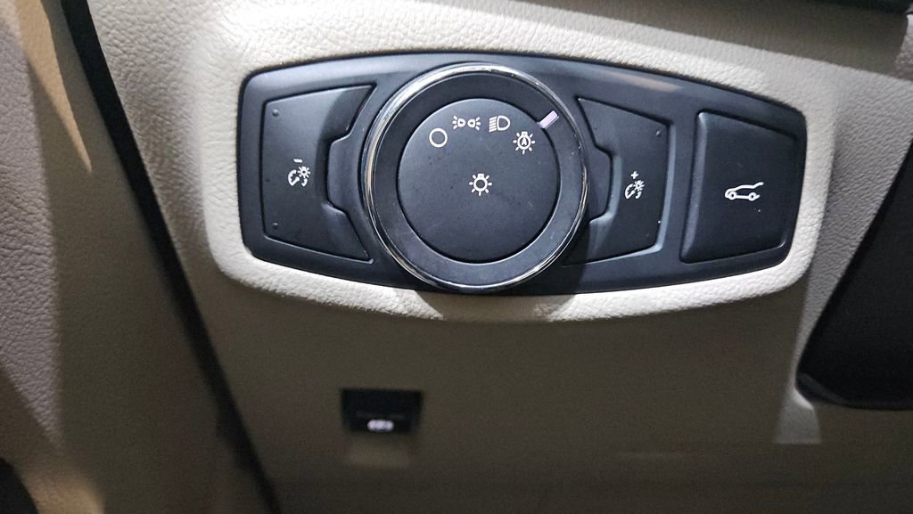 Used 2019 Lincoln MKC Premiere image 20