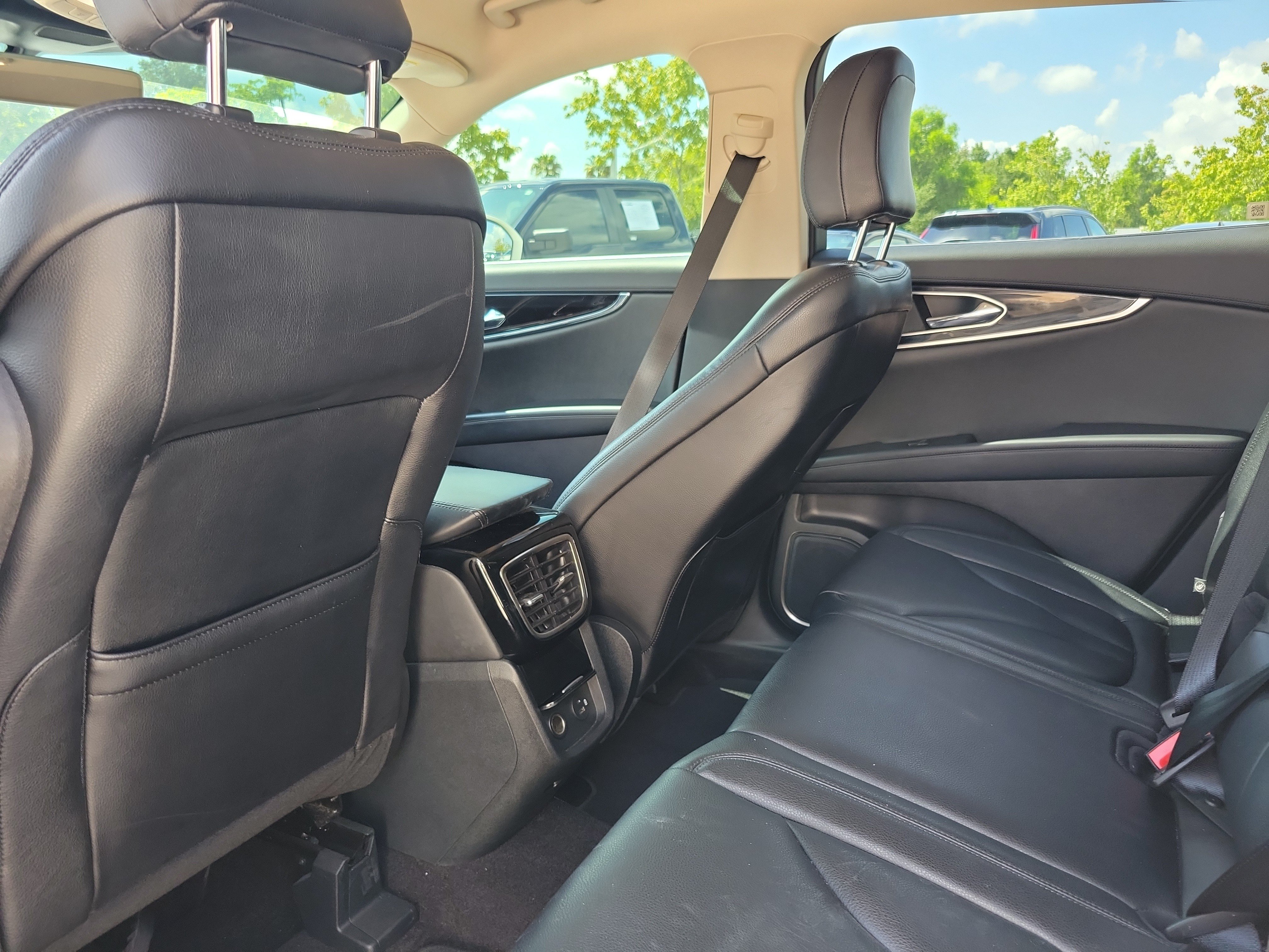 Used 2021 Lincoln Nautilus FWD image 15