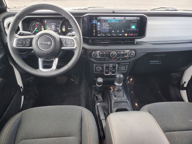 Used 2025 Jeep Wrangler Unlimited Sahara image 28