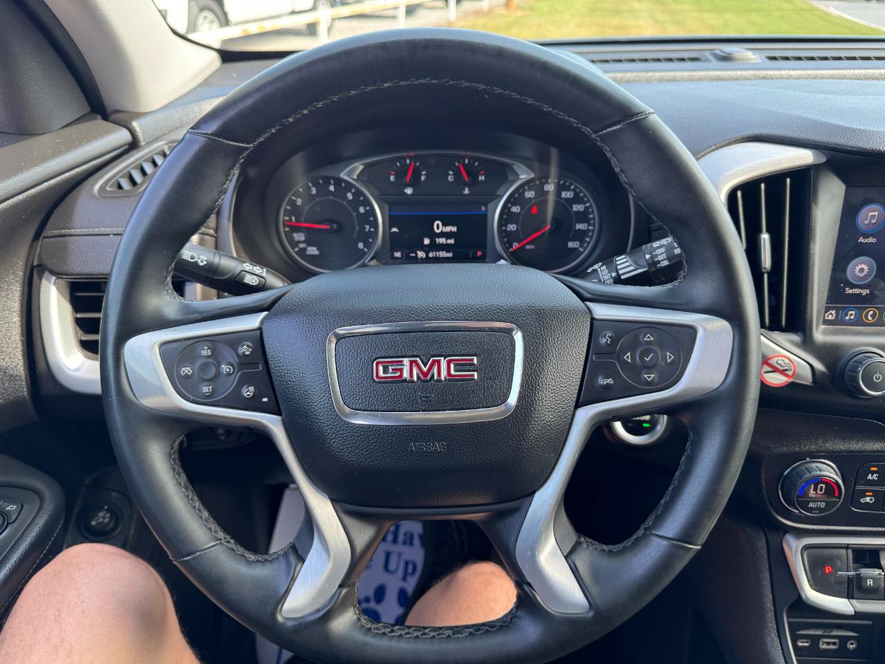 Used 2024 GMC Terrain SLT FWD image 30