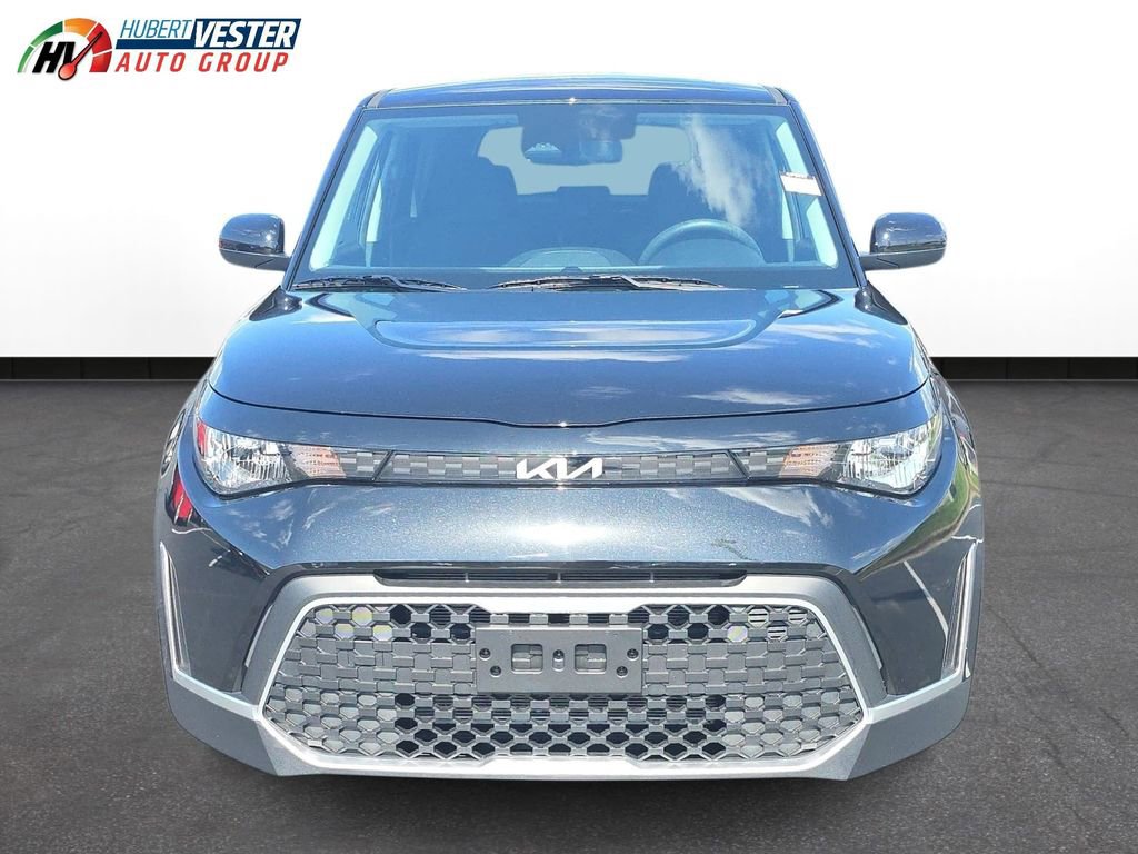Used 2025 Kia Soul LX w/ LX Technology Package image 3