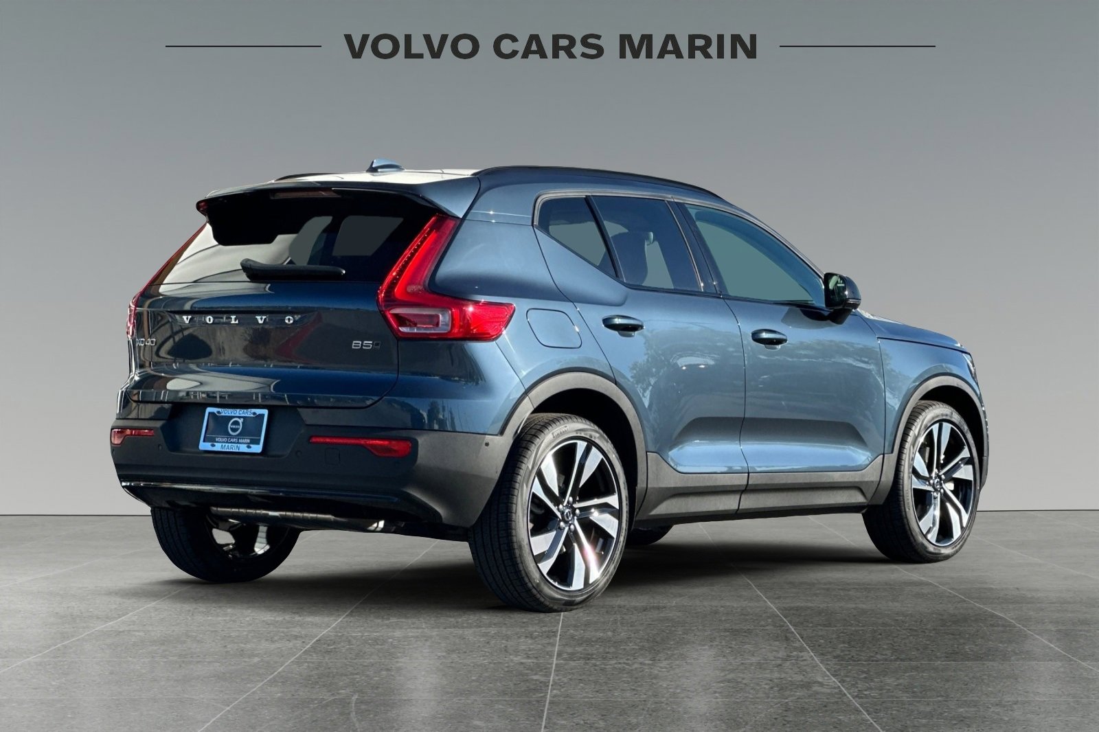 New 2026 Volvo XC40 B5 Ultra w/ Climate Package image 2