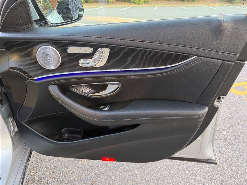 Used 2019 Mercedes-Benz E 300 4MATIC image 38