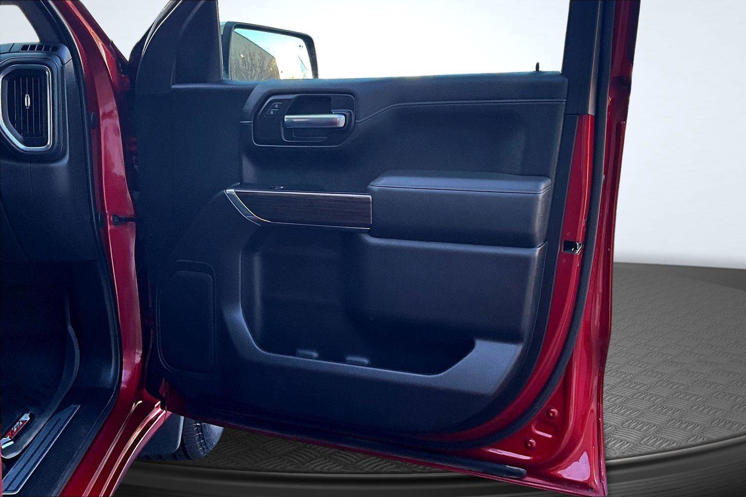 Used 2022 Chevrolet Silverado 1500 LT AWD/4WD image 24