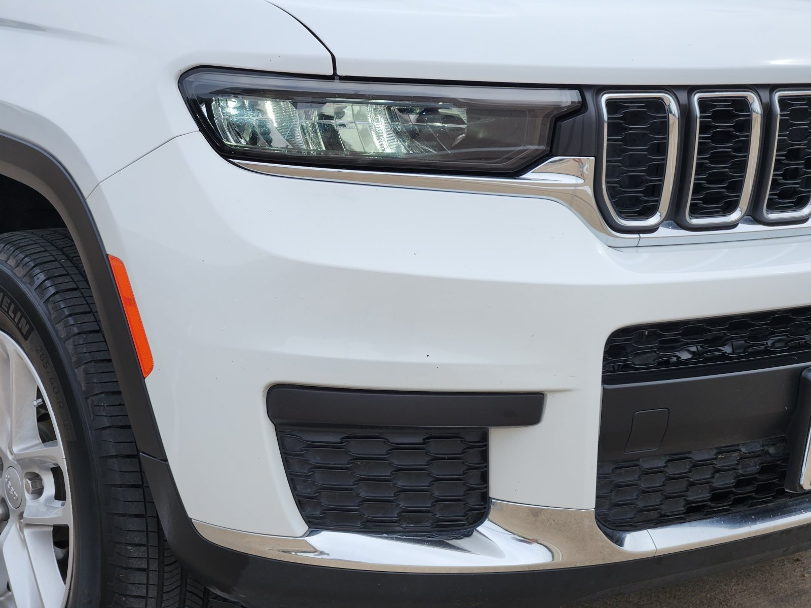Used 2025 Jeep Grand Cherokee L Laredo w/ Luxury Tech Group I RWD image 9