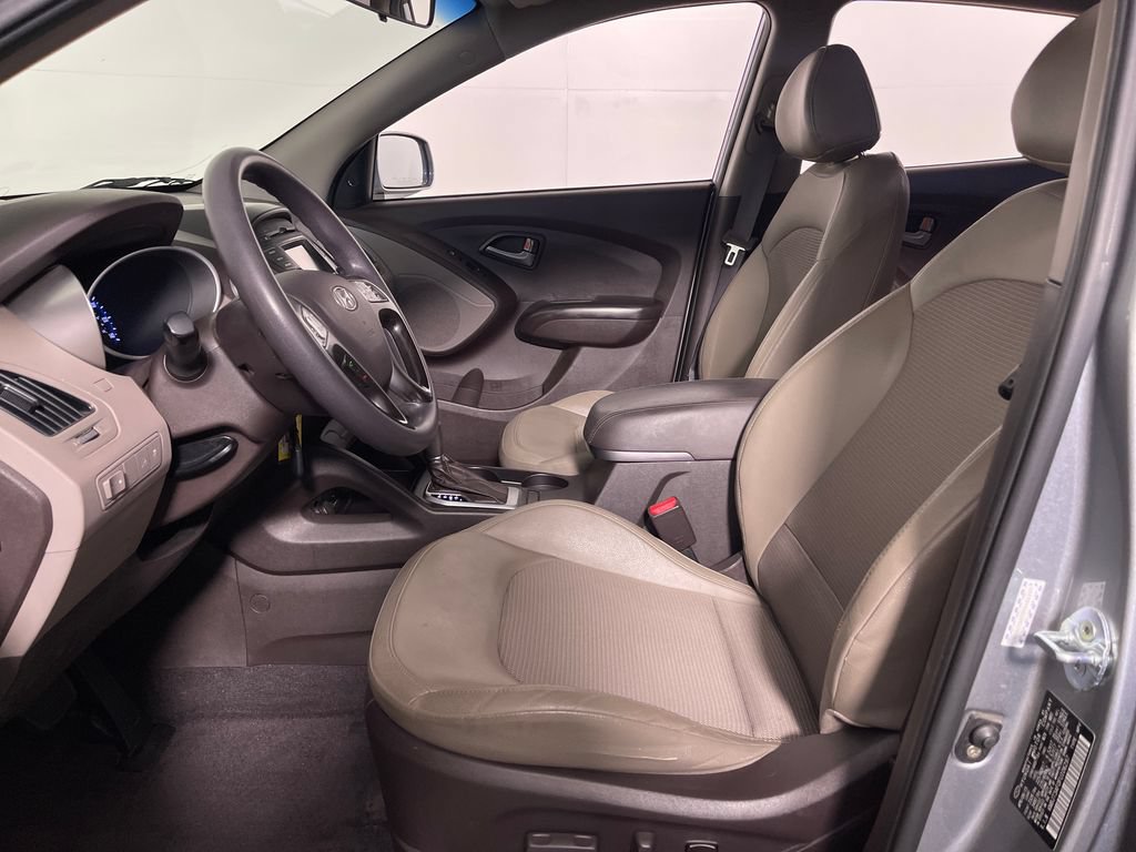 Used 2015 Hyundai Tucson GLS w/ Option Group 02 FWD image 12