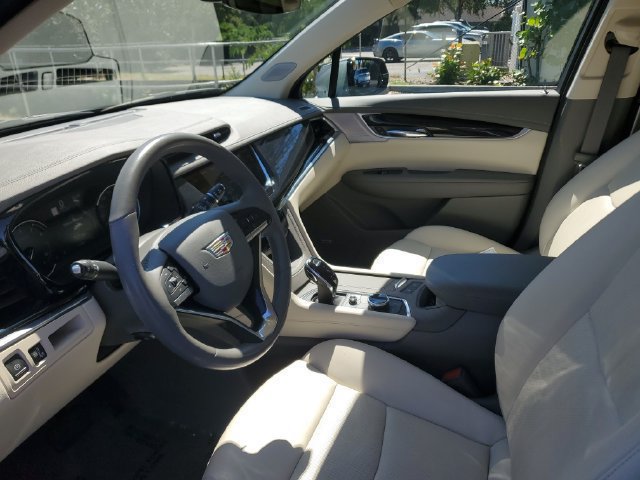 Certified 2024 Cadillac XT6 Premium Luxury w/ LPO, Premium Carpet Package FWD image 22