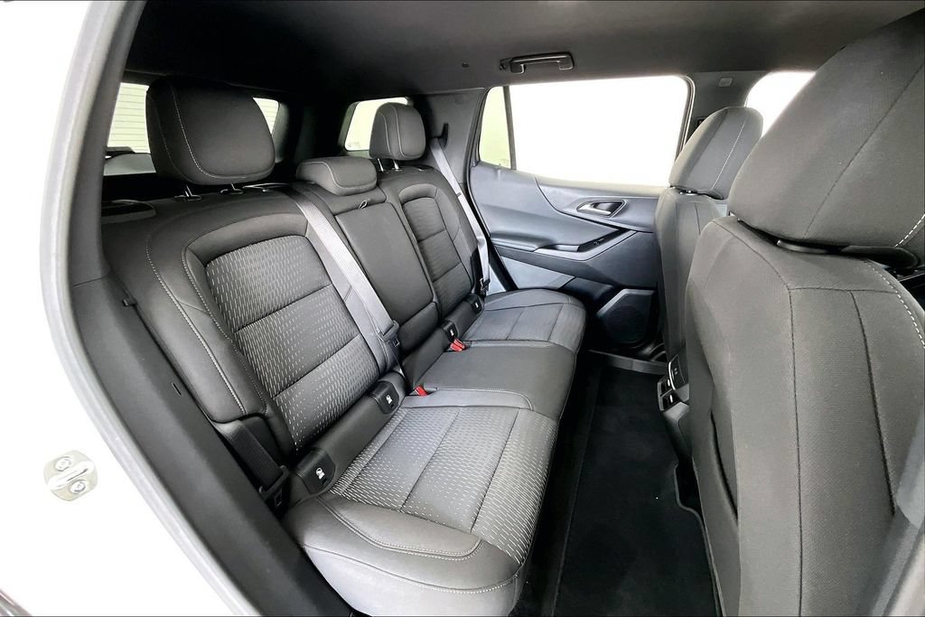 Used 2025 Chevrolet Equinox LT AWD/4WD image 32