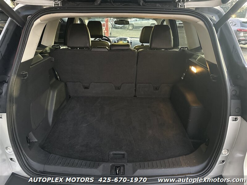 Used 2015 Ford Escape Titanium image 9