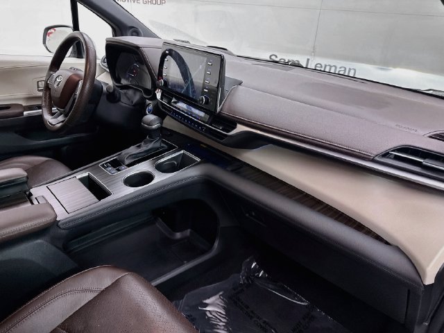 Used 2022 Toyota Sienna Platinum AWD/4WD image 33