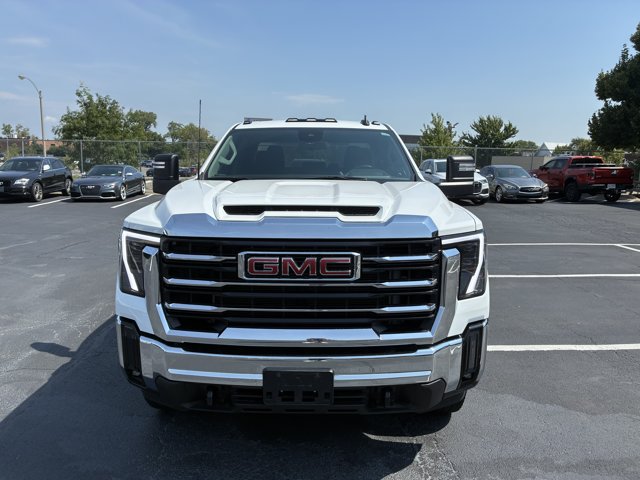 Used 2025 GMC Sierra 2500 SLE w/ SLE Value Package; AWD/4WD image 2