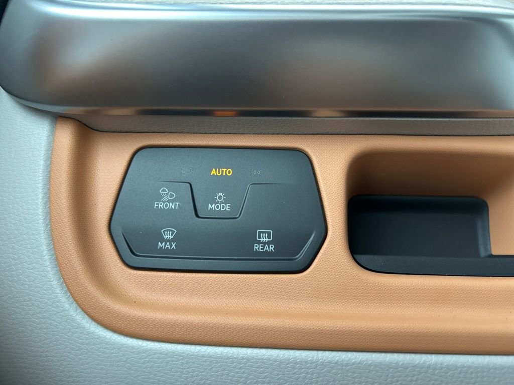 New 2025 Volkswagen ID. Buzz Pro S Plus image 24