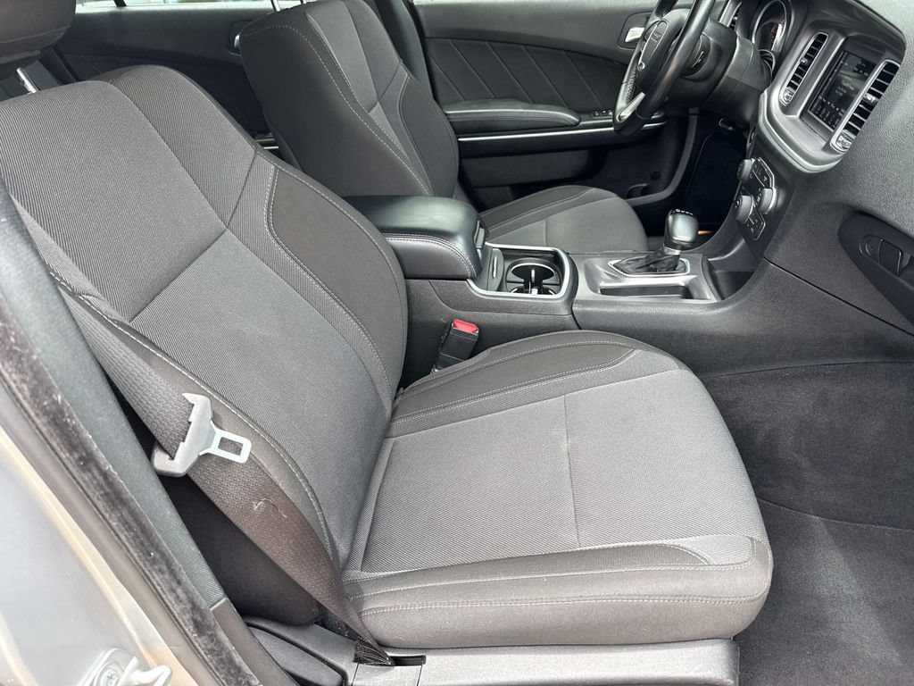 Used 2022 Dodge Charger SXT RWD image 11