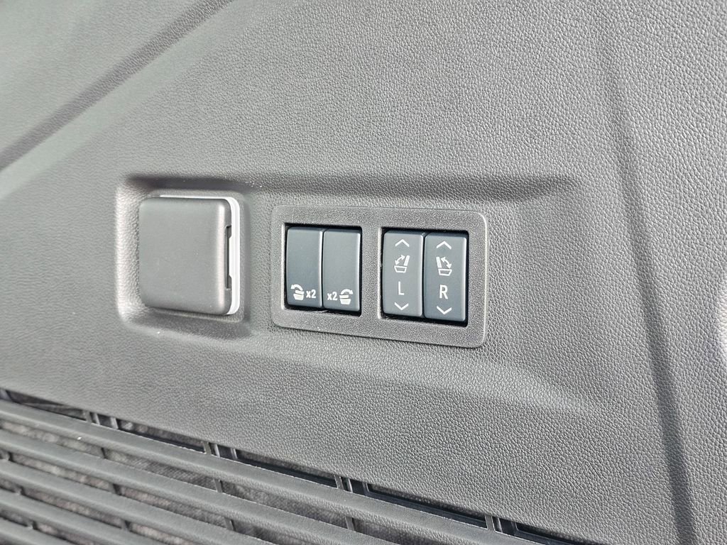 New 2026 GMC Yukon Denali w/ Sun & Power Step Package image 44