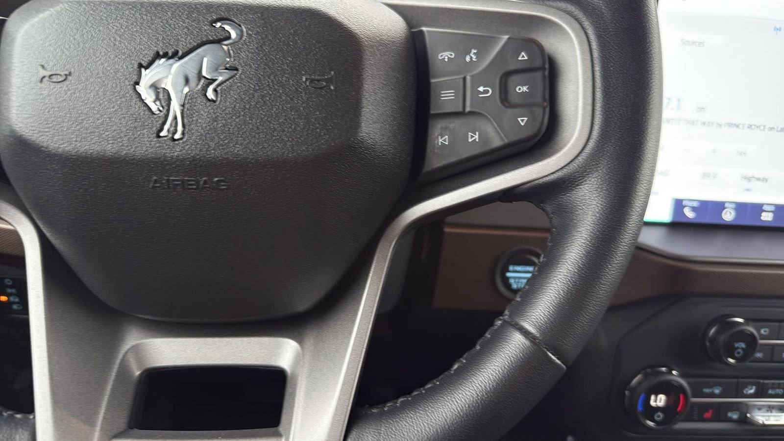 Used 2023 Ford Bronco Outer Banks image 16