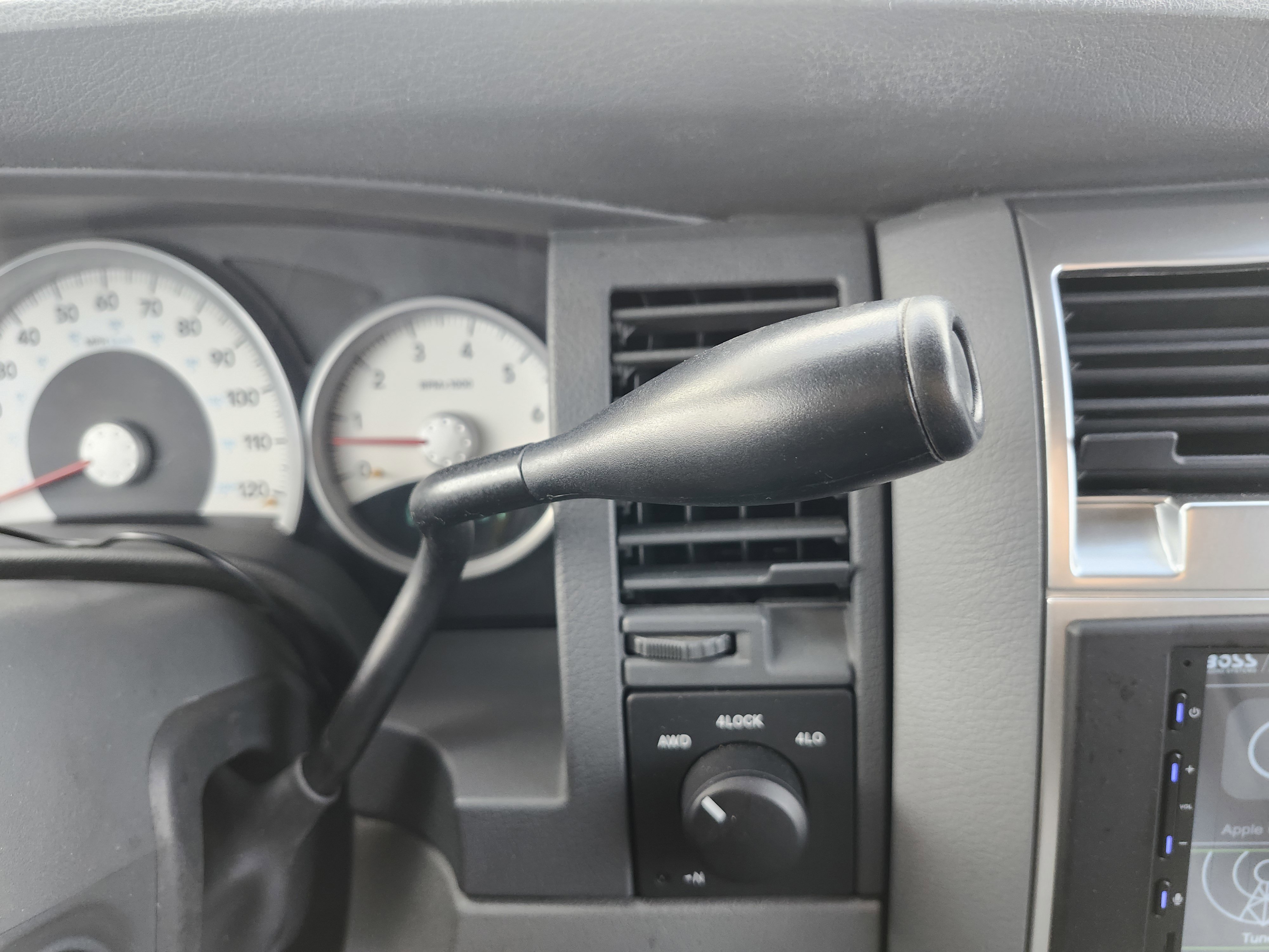 Used 2004 Dodge Durango Limited image 9