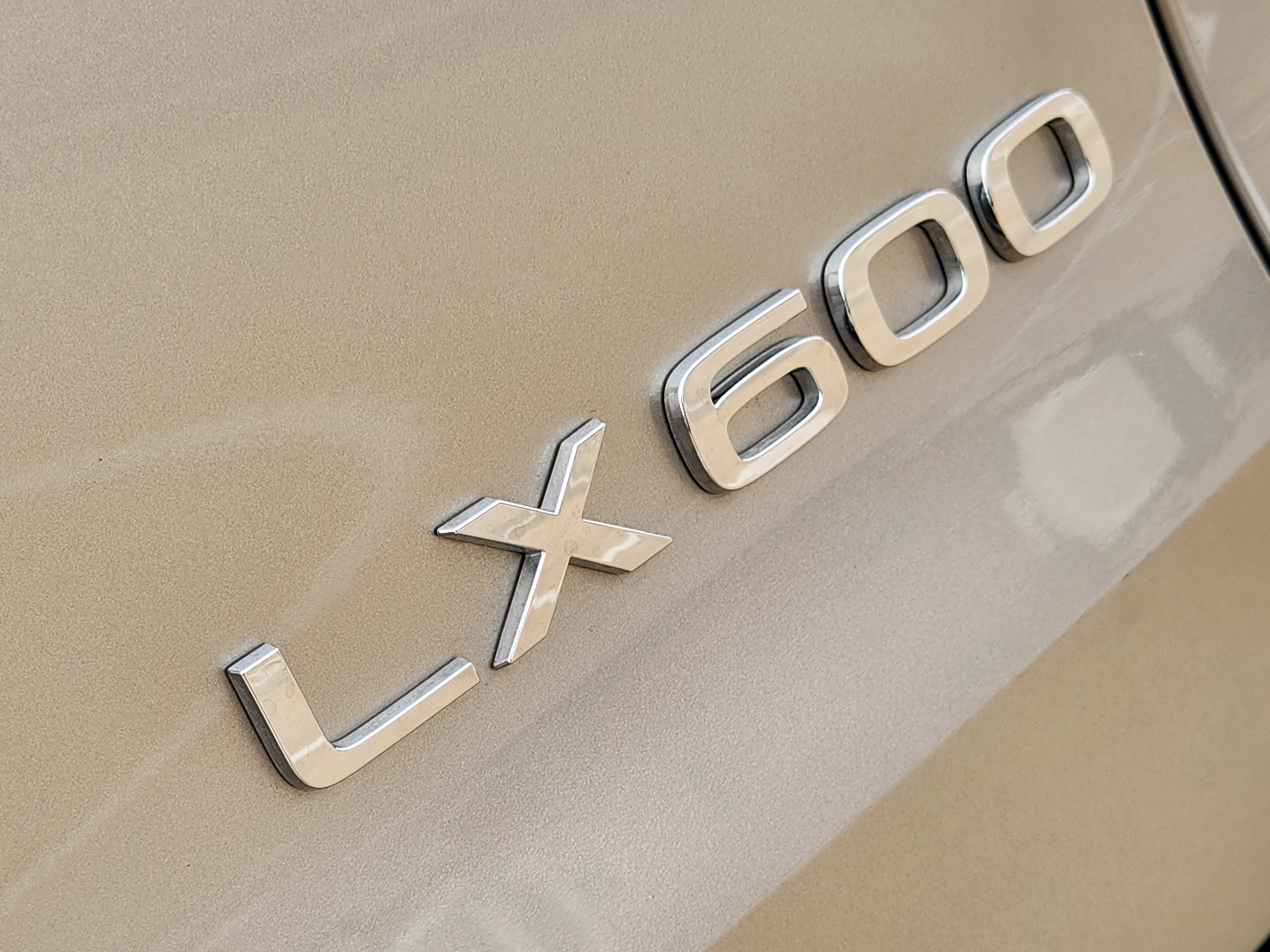 Used 2025 Lexus LX 600 4WD w/ Luxury Package image 13