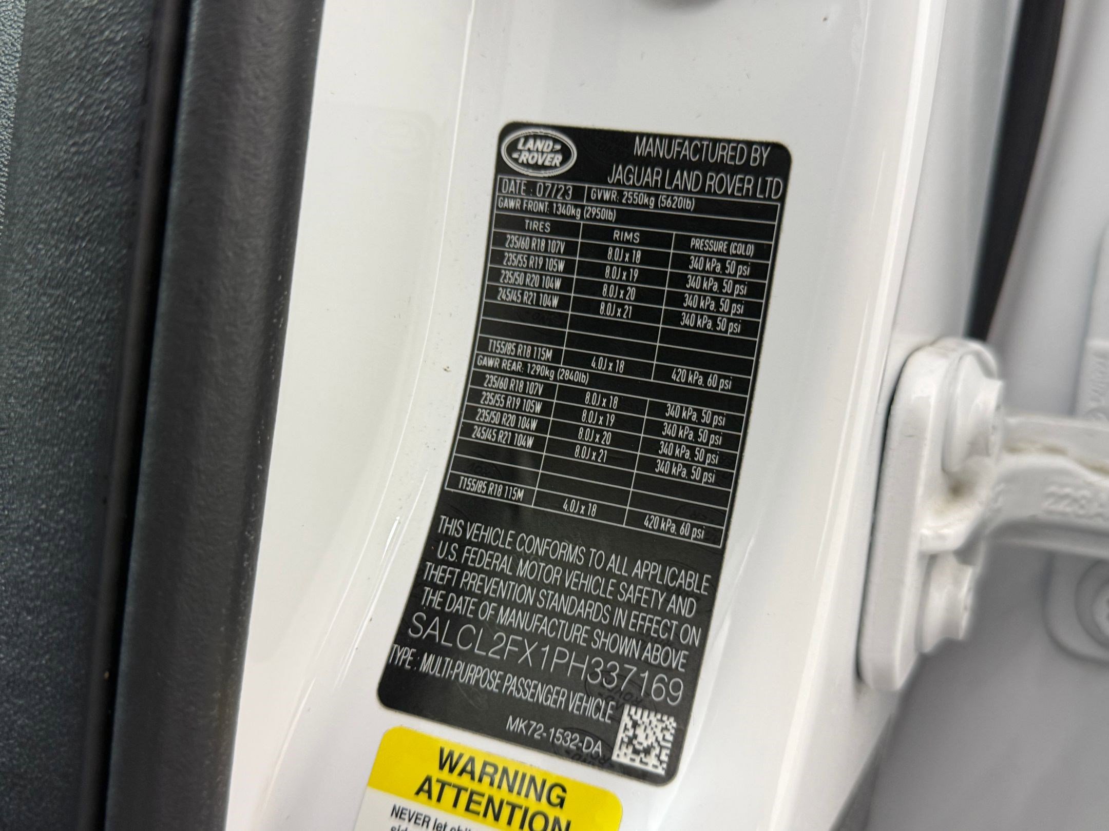 Used 2023 Land Rover Discovery Sport SE R-Dynamic image 22