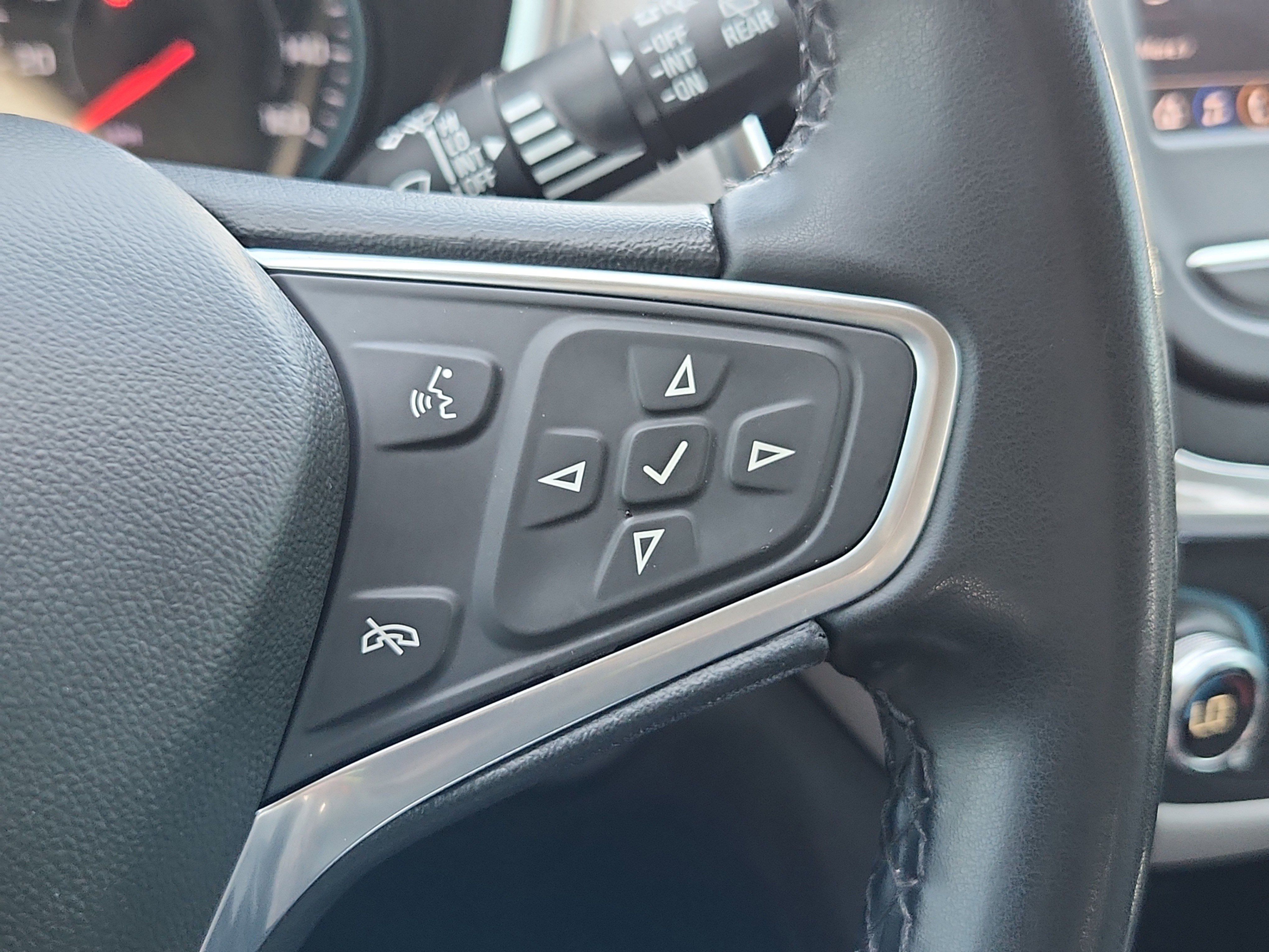 Used 2024 Chevrolet Equinox LT AWD/4WD image 22