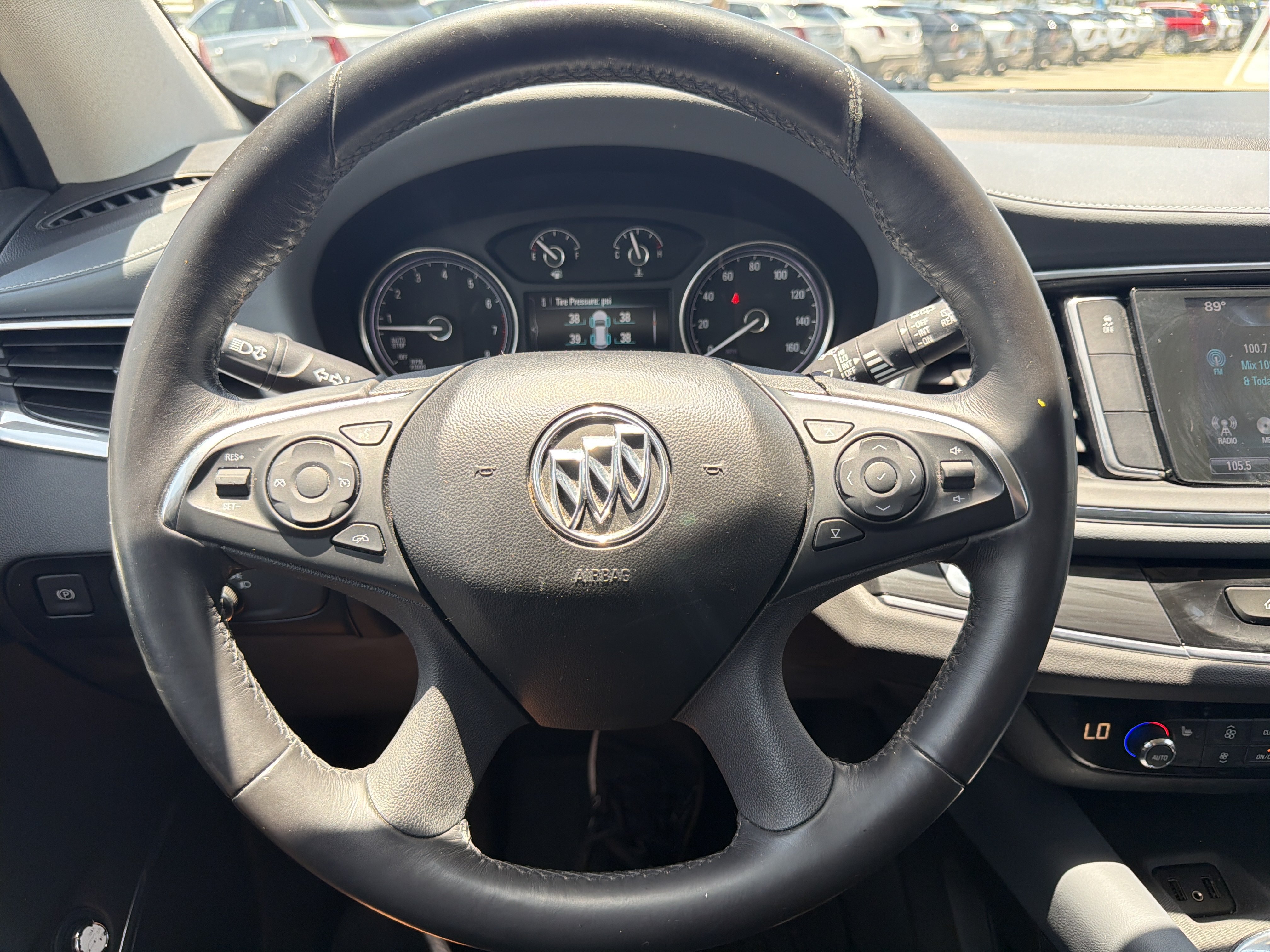 Used 2018 Buick Enclave Essence FWD image 34