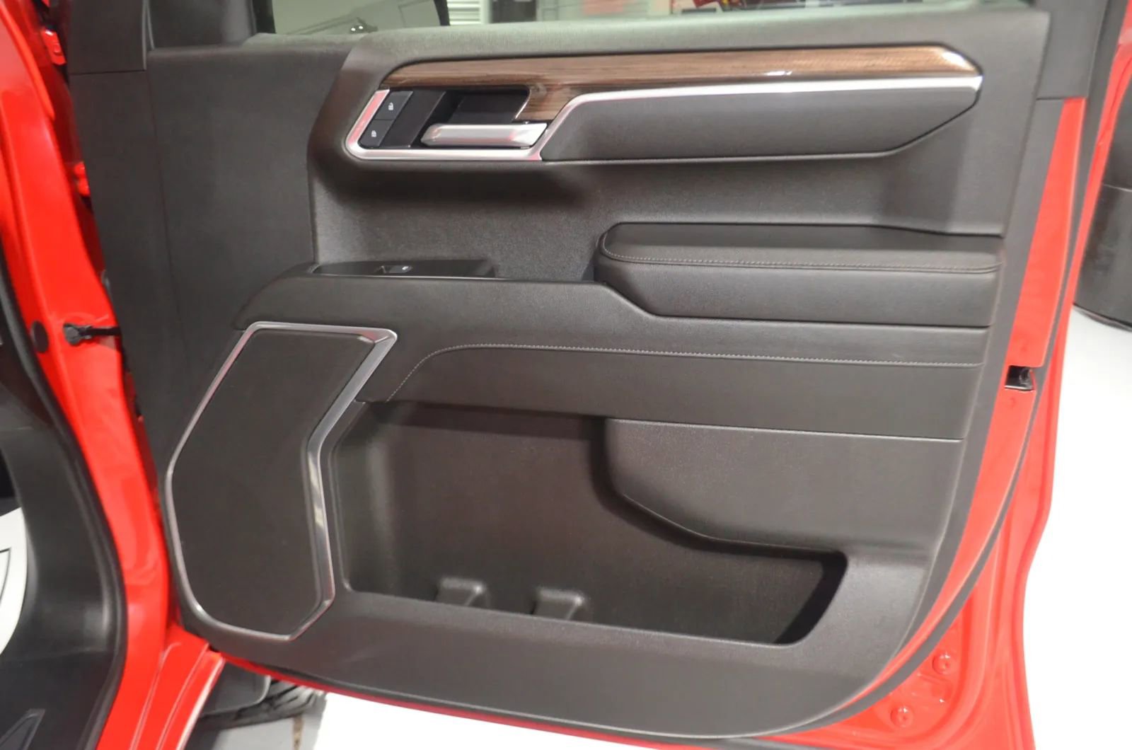 Used 2025 Chevrolet Silverado 1500 LT image 22