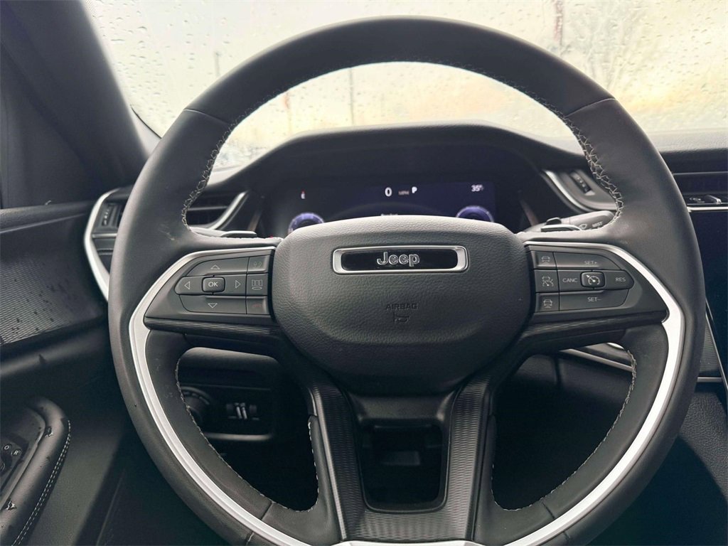 Used 2024 Jeep Grand Cherokee Altitude image 17