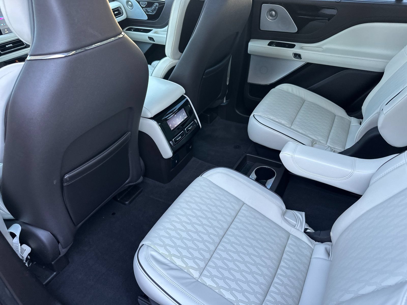 Used 2024 Lincoln Aviator Black Label AWD/4WD image 16