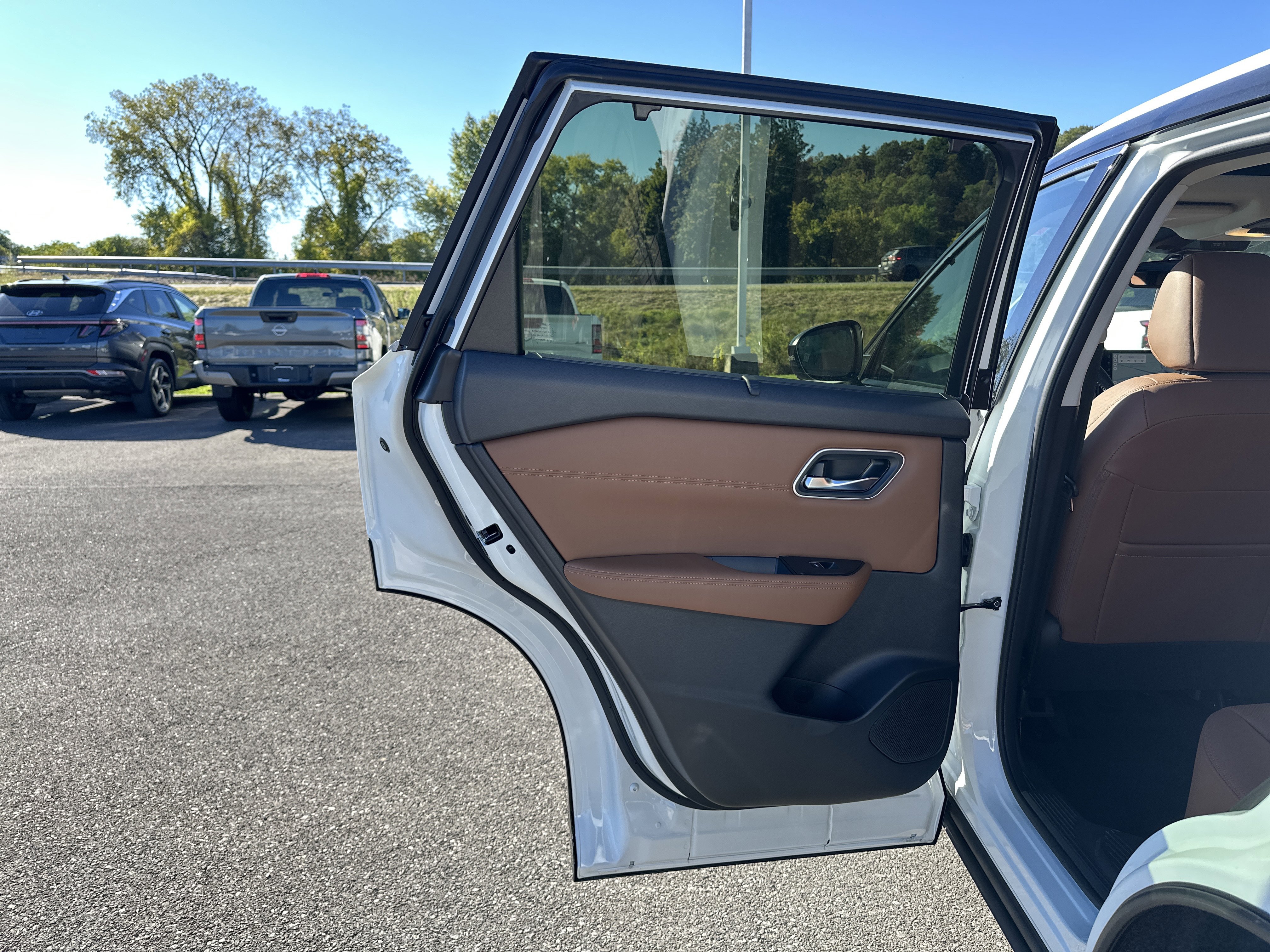 New 2026 Nissan Rogue Platinum image 28