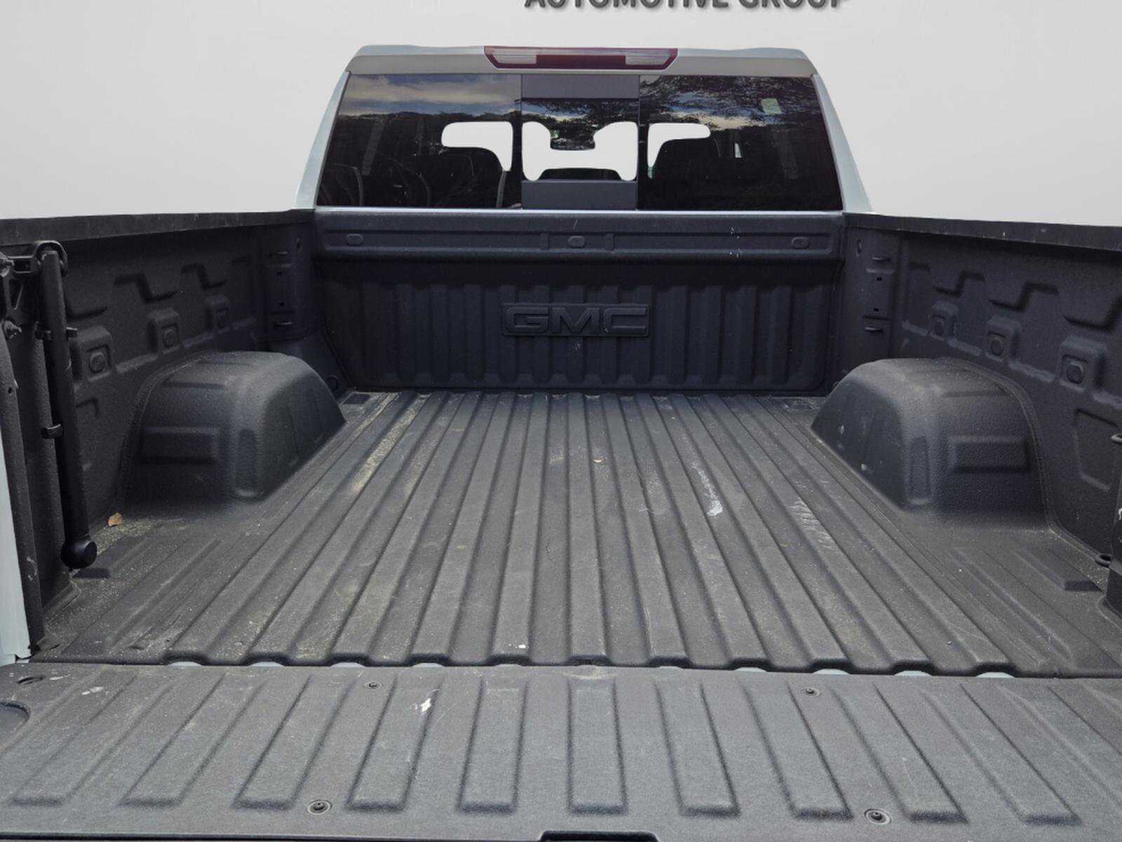 Used 2024 GMC Sierra 1500 SLT w/ SLT Premium Plus Package AWD/4WD image 15