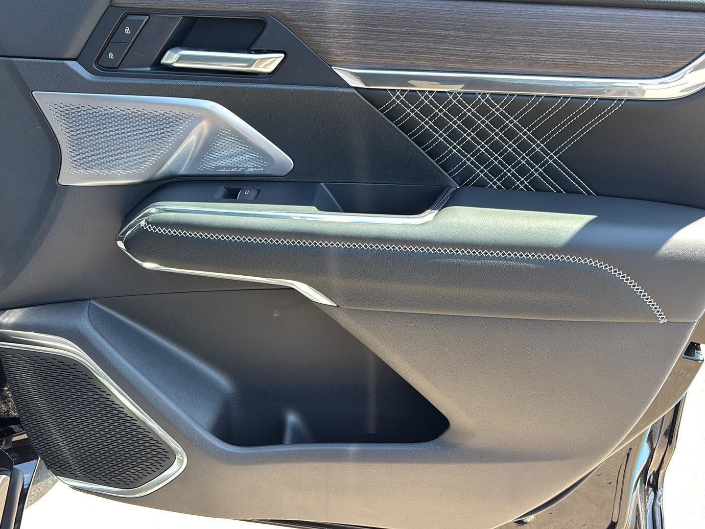 New 2025 GMC Acadia Denali w/ Super Cruise Package image 25