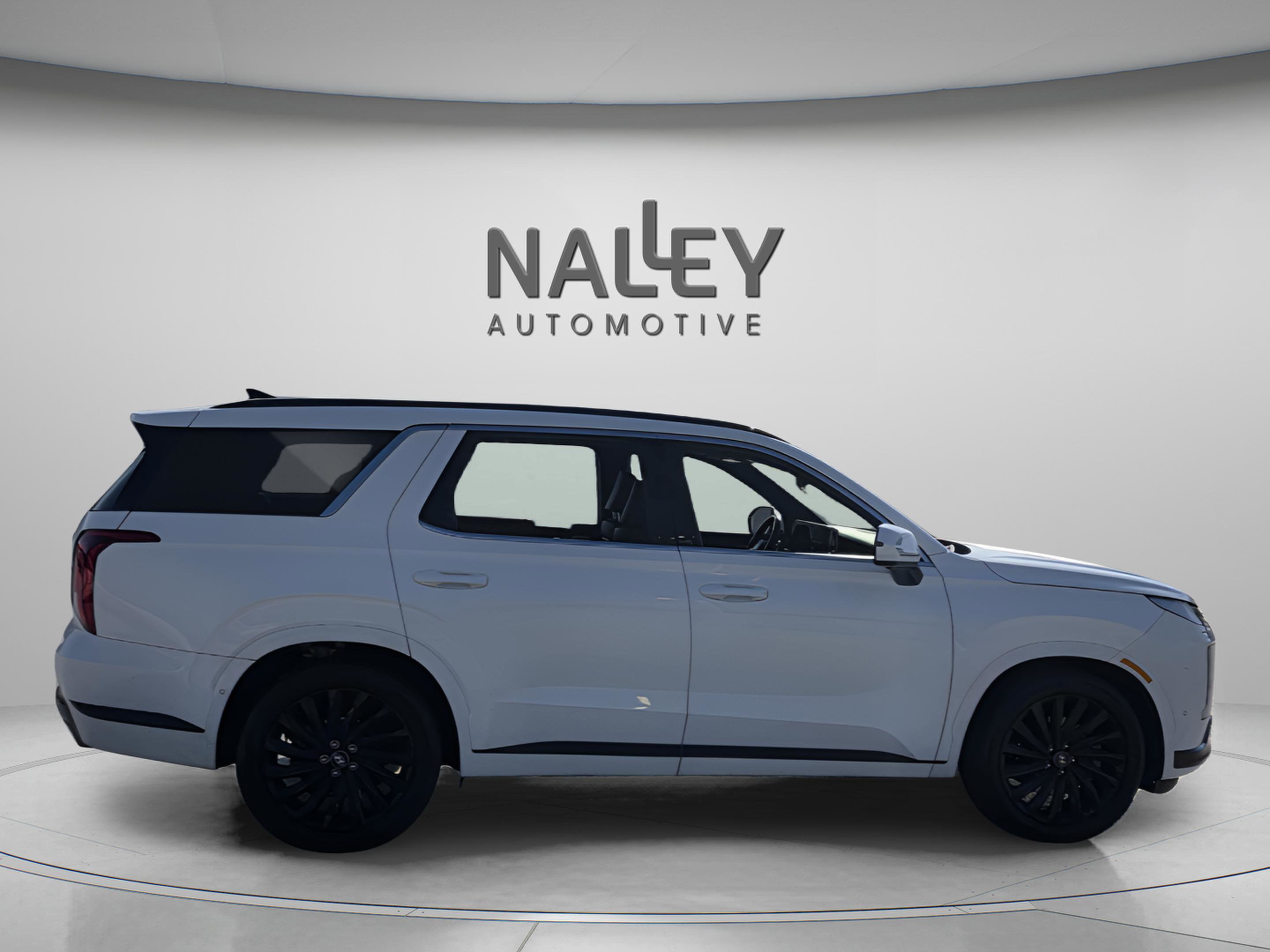 Used 2024 Hyundai Palisade Calligraphy image 5