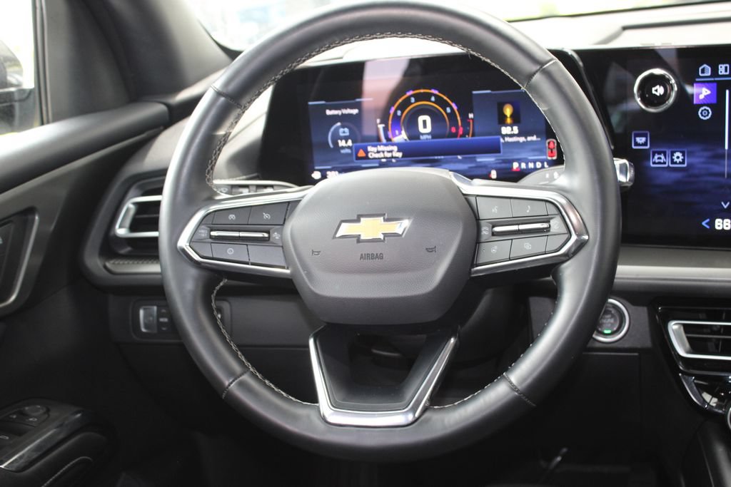 Used 2025 Chevrolet Traverse LT AWD/4WD image 28