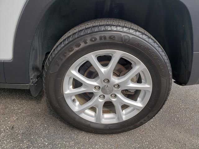 Used 2016 Jeep Cherokee Latitude w/ Safety/Convenience Group image 20