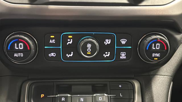 Used 2023 GMC Acadia AT4 w/ Preferred Package AWD/4WD image 17