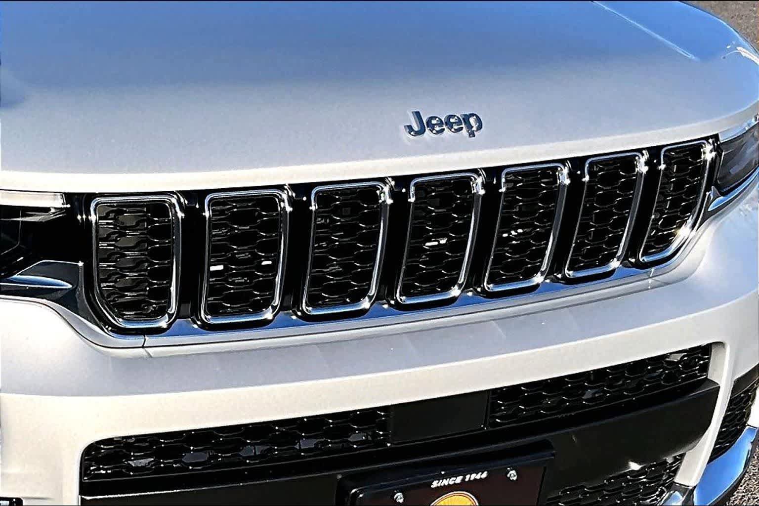 Used 2023 Jeep Grand Cherokee L Limited image 33