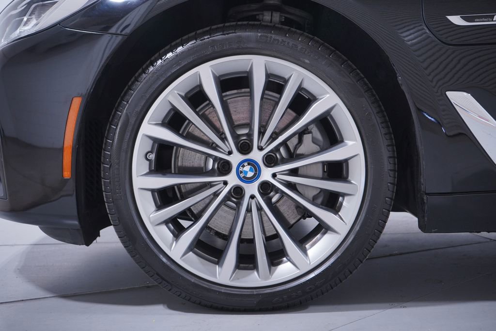 Used 2023 BMW 530e 530e iPerformance w/ Premium Package image 2