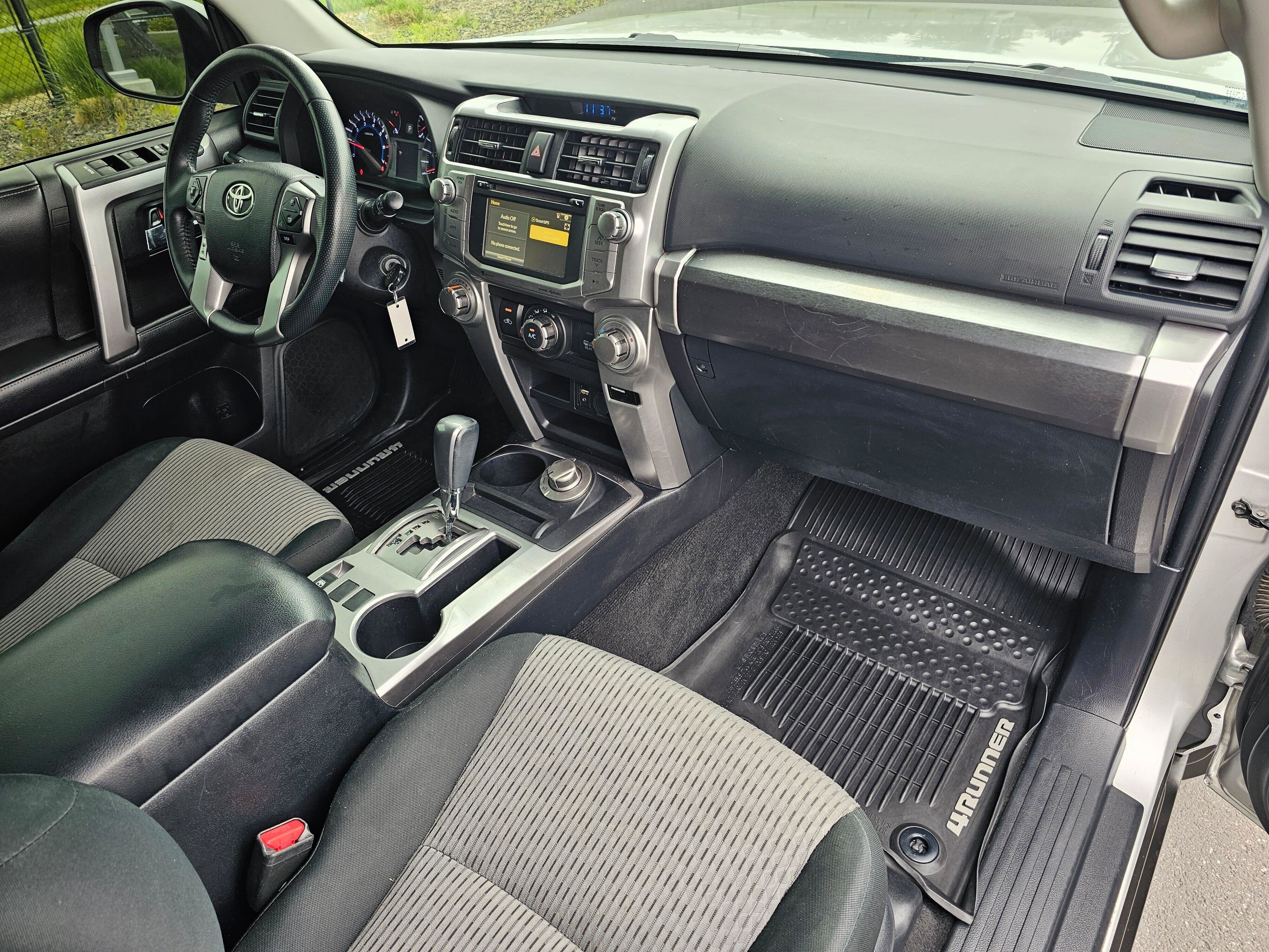 Used 2019 Toyota 4Runner SR5 AWD/4WD image 12