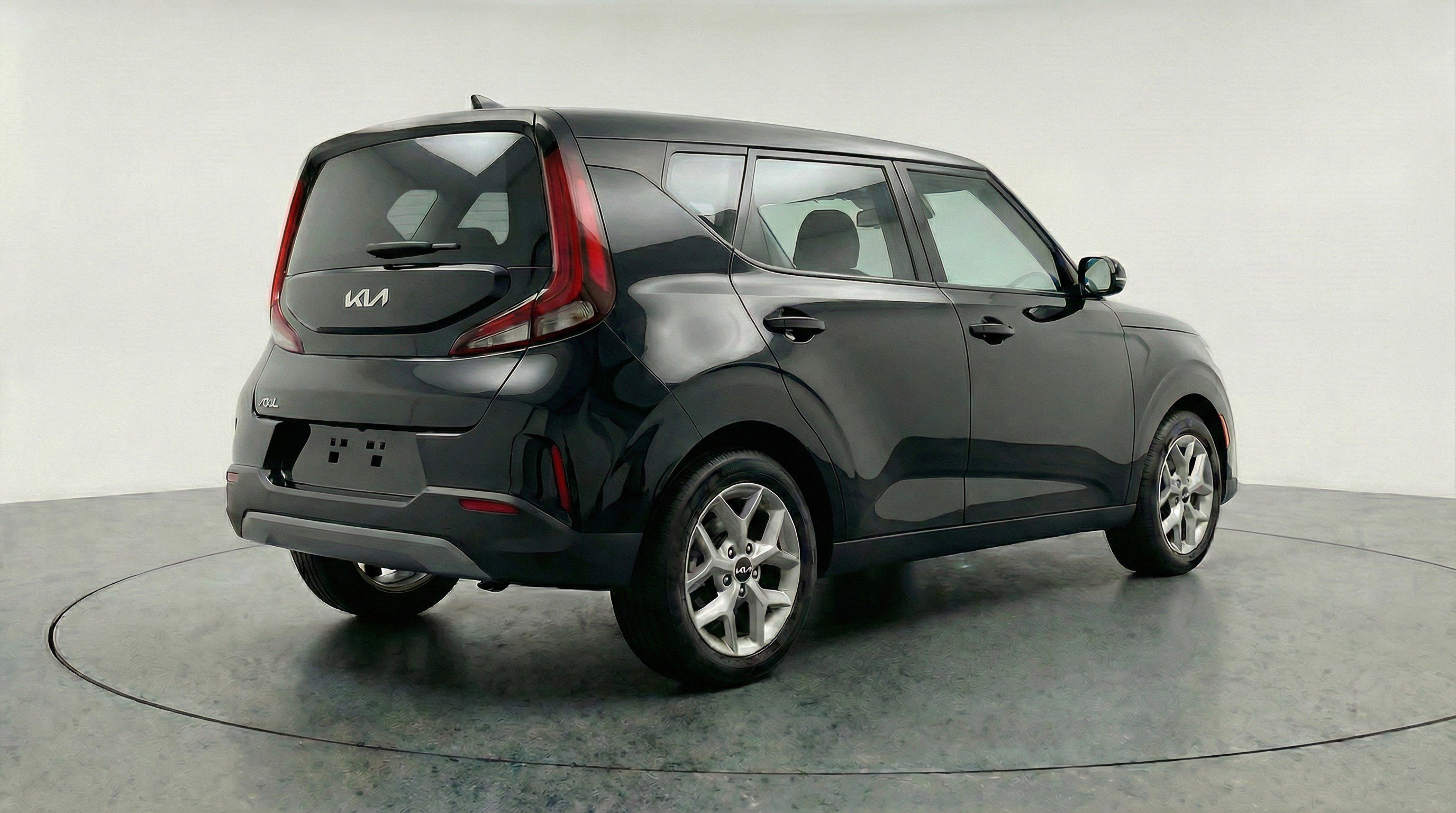 Used 2025 Kia Soul FWD image 9