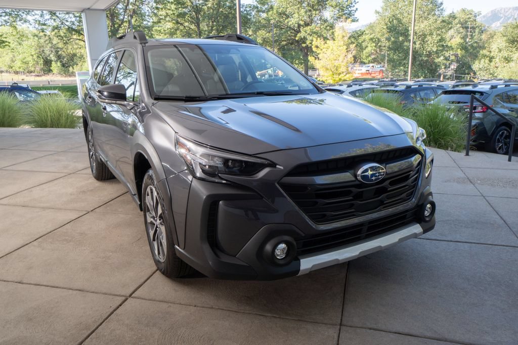 Certified 2025 Subaru Outback Limited AWD/4WD image 2