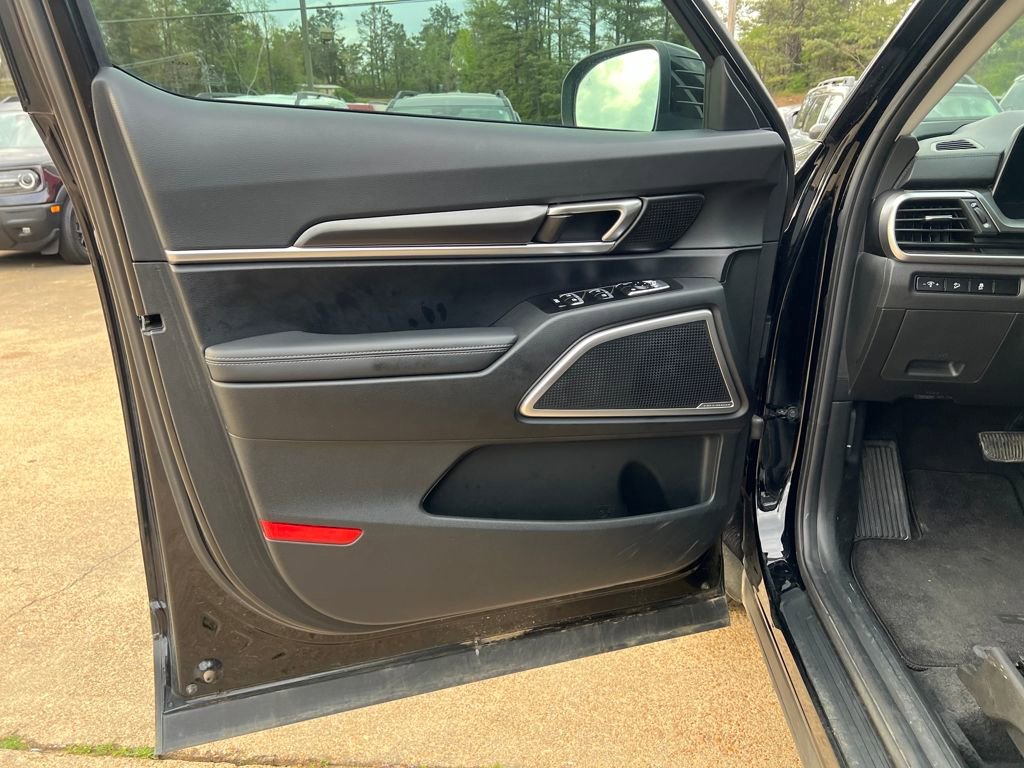 Used 2024 Kia Telluride LX image 11