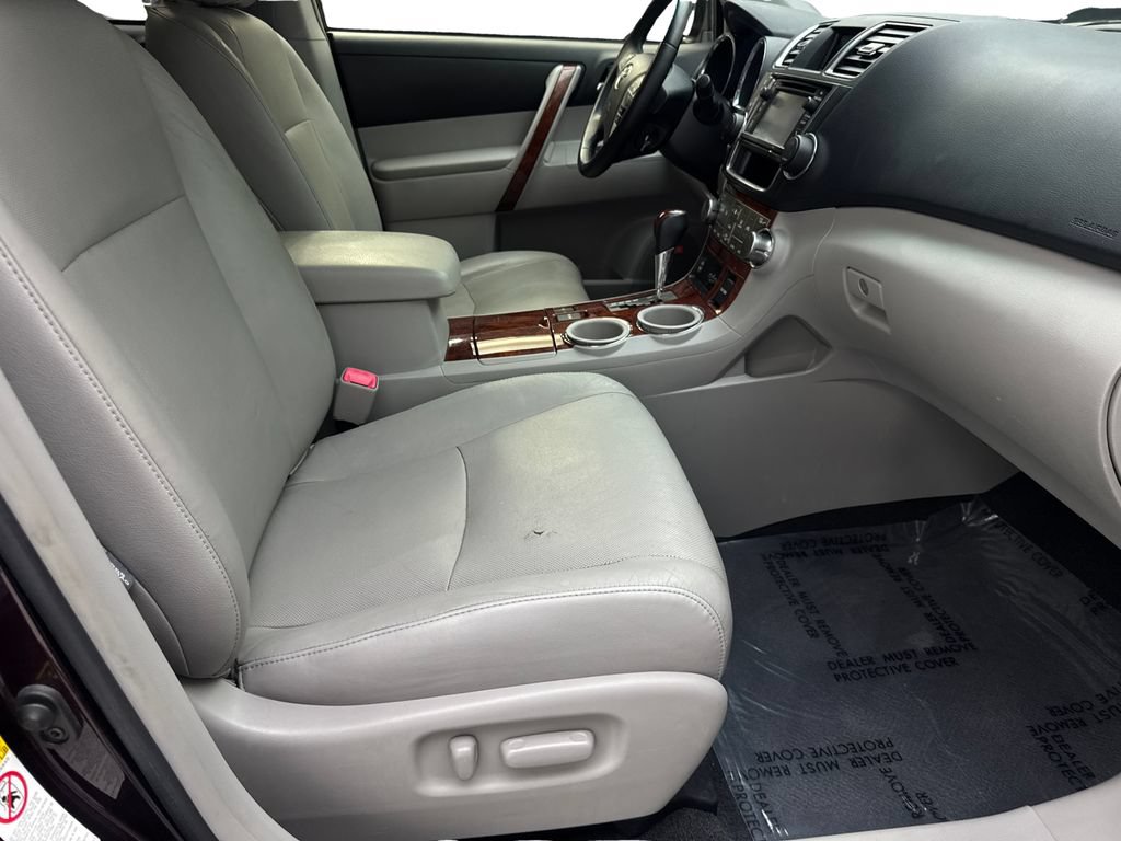 Used 2013 Toyota Highlander Limited AWD/4WD image 49