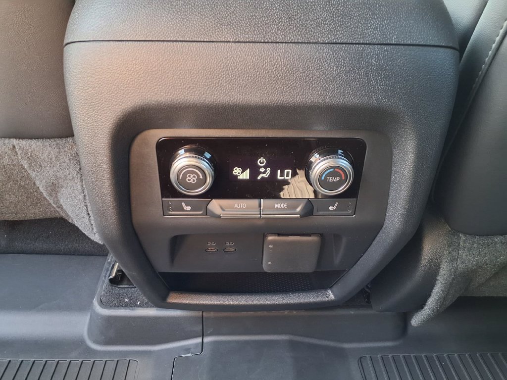 New 2027 GMC Acadia AT4 w/ Luxury Package AWD/4WD image 13
