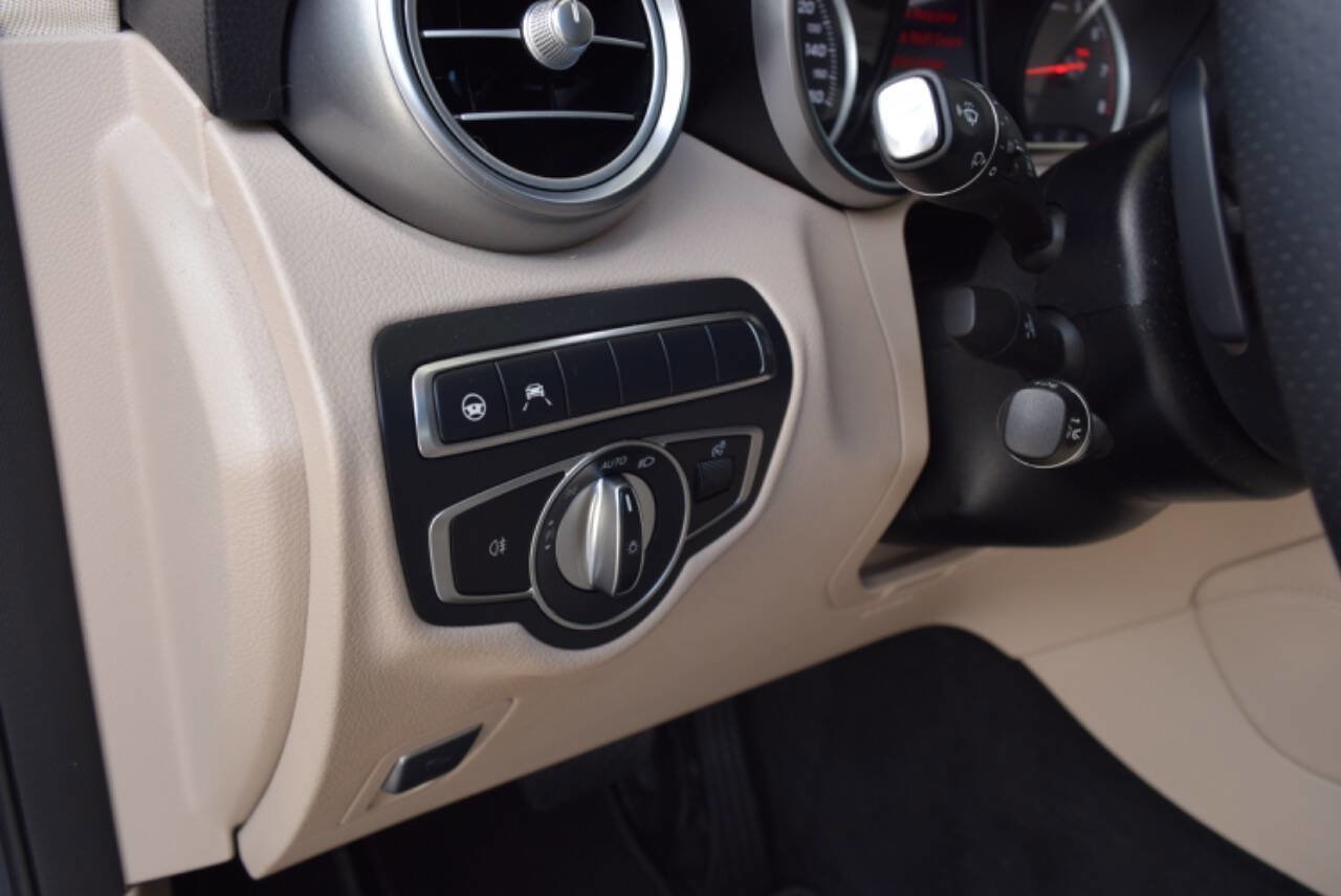 Used 2017 Mercedes-Benz GLC 300 4MATIC image 26