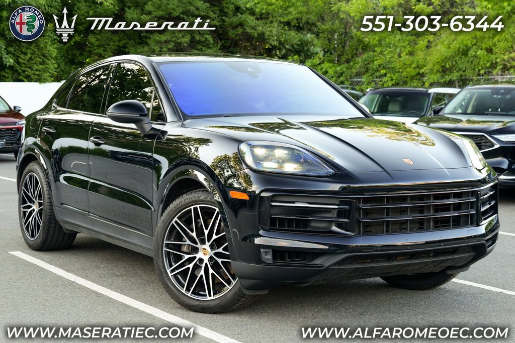Used 2024 Porsche Cayenne Coupe AWD/4WD image 1