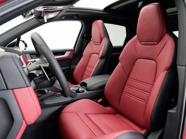 Certified 2025 Porsche Cayenne S AWD/4WD image 5