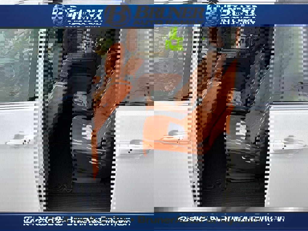 New 2026 Chrysler Pacifica Pinnacle image 13