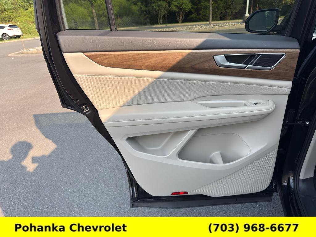Used 2024 Volkswagen Atlas SE AWD/4WD image 23