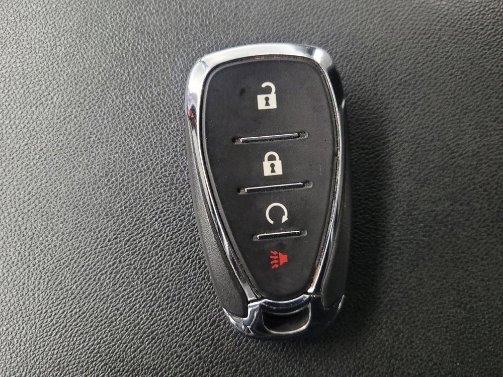 Used 2021 Chevrolet Equinox LS image 32