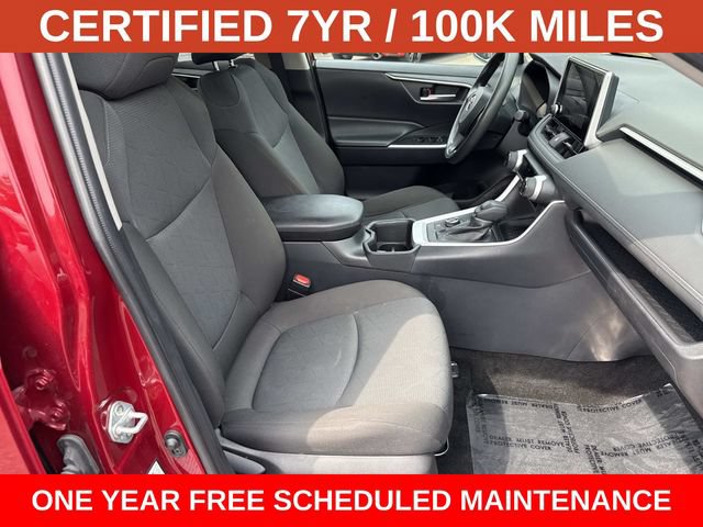 Used 2025 Toyota RAV4 XLE AWD/4WD image 9