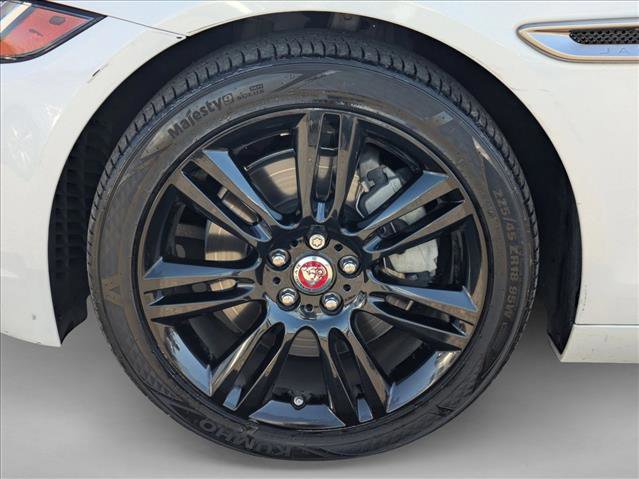 Used 2020 Jaguar XE S image 24